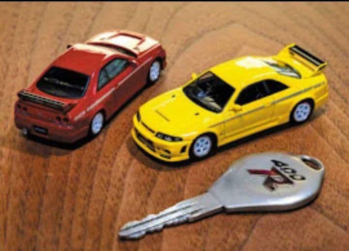 京商1/64　NISMO400R　MOTN SYSTEM2台セット海外ストア限定