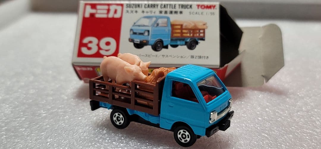 送料無料】超貴重！未使用！ スズキ キャリィ 家畜運搬車 ブタ ミニカー トミカ
