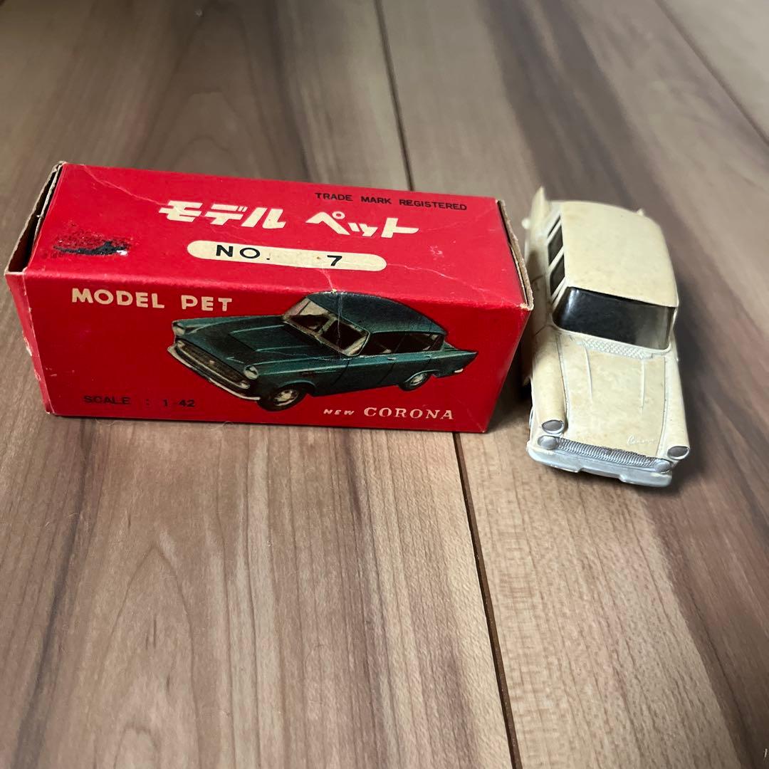 モデルペット NEW コロナ NO.7 トミカ　ミニカー
