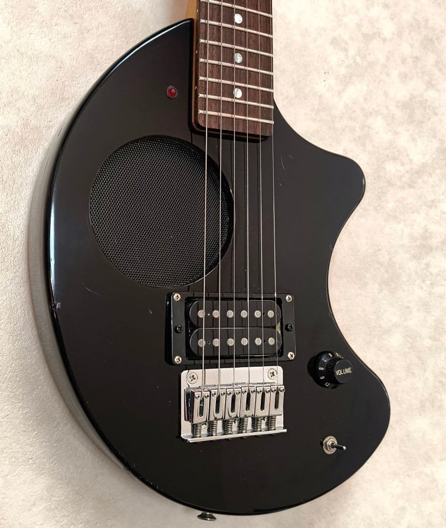 【美品】ZO-3 ブラック アンプ内蔵ミニギター ヘッドフォン端子付き！