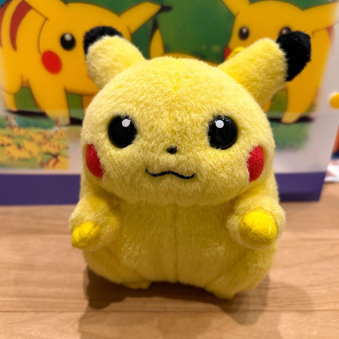 お顔可愛め　TOMY ピカチュウ ポケモン 初期 ぬいぐるみ