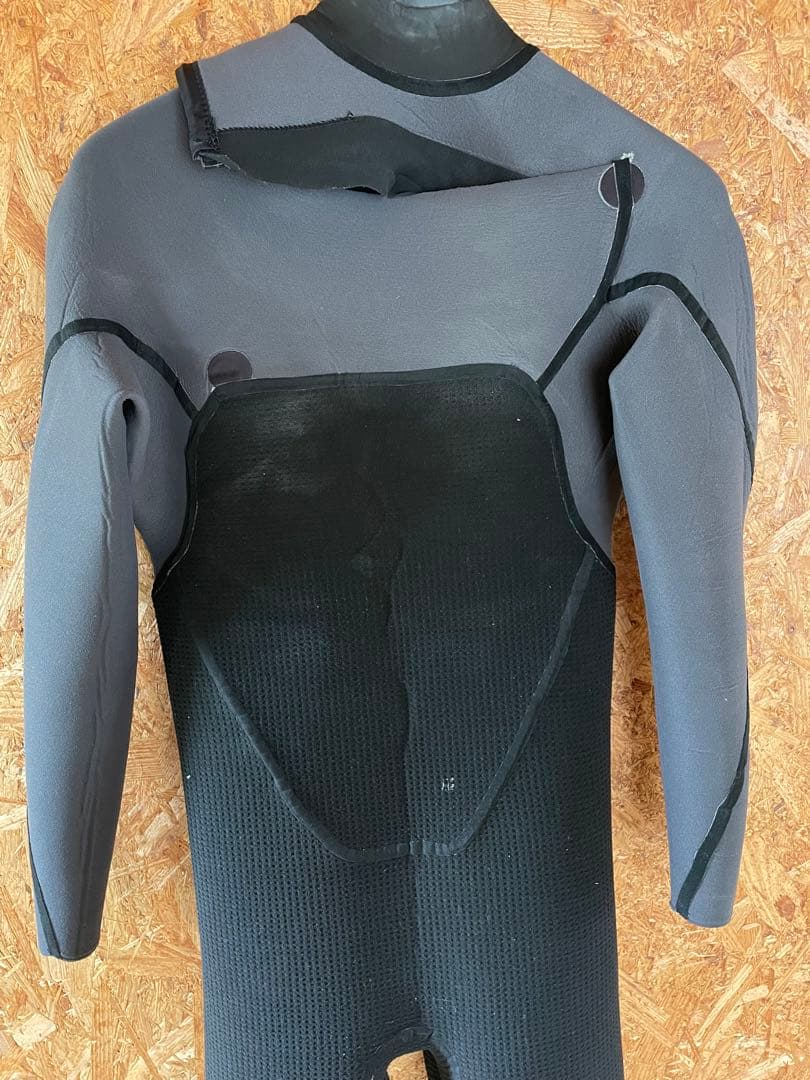 patagonia メンズMS・R2 ・フロントジップ・フルスーツ