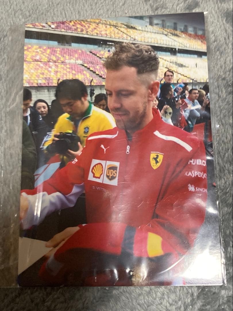 F1 セバスチャン・ベッテル 直筆サイン入り フォト