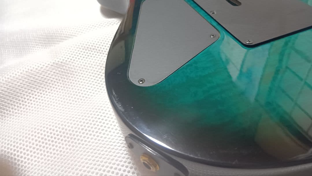 FERNANDES FGZ-550 ダブルロックトレモロ