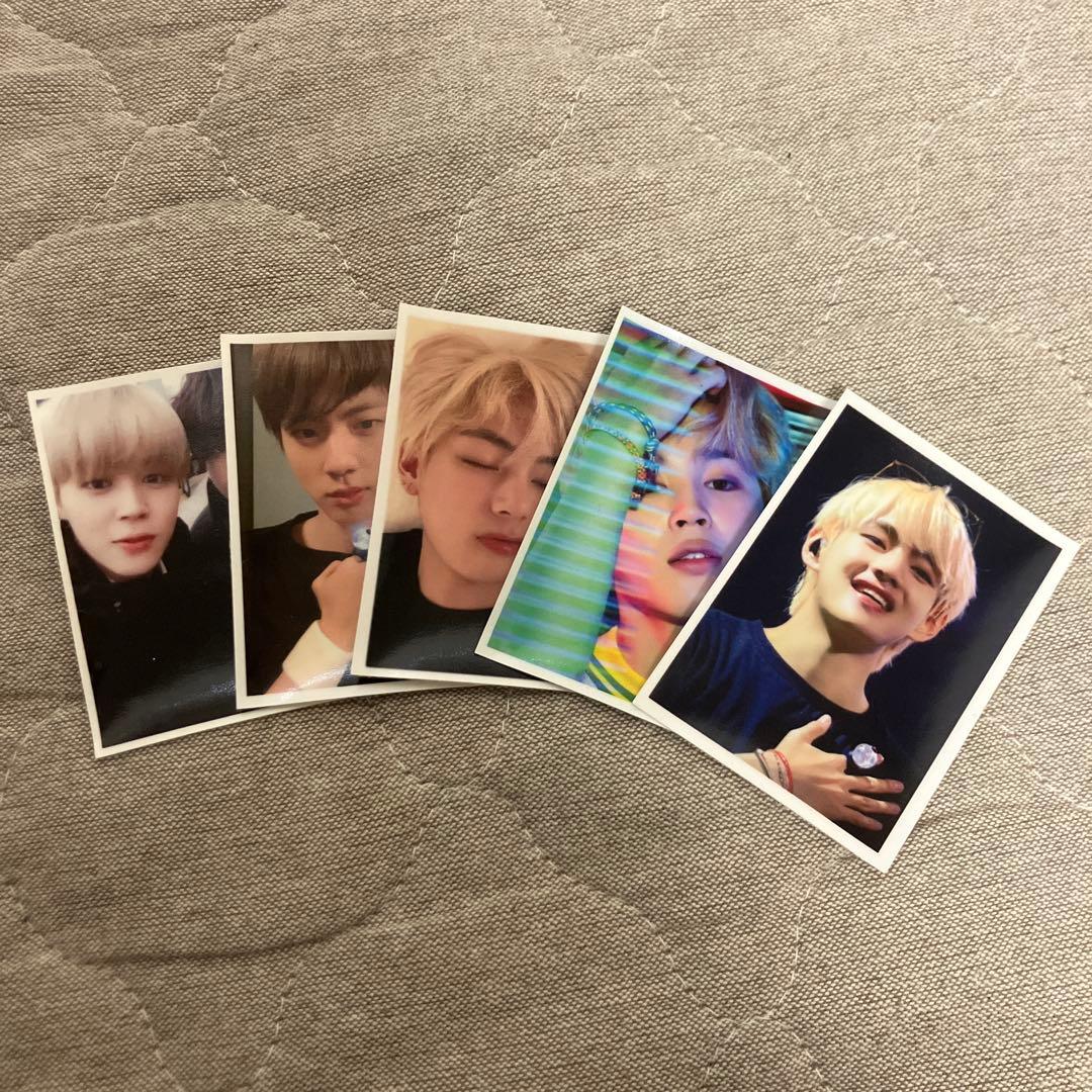 BTS非公式グッズ うちわ.シール.トレカ.缶バッチ.写真. shookyぬい