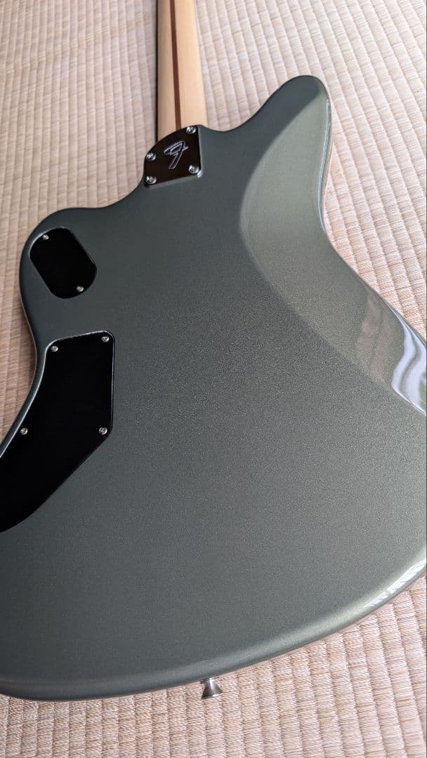 ギター FENDER Modern Jazzmaster