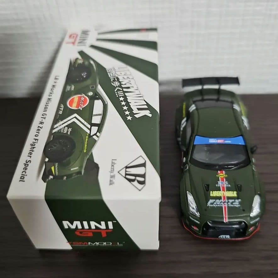 LIBERTY WALK LB★Works Nissan GT-R 希少