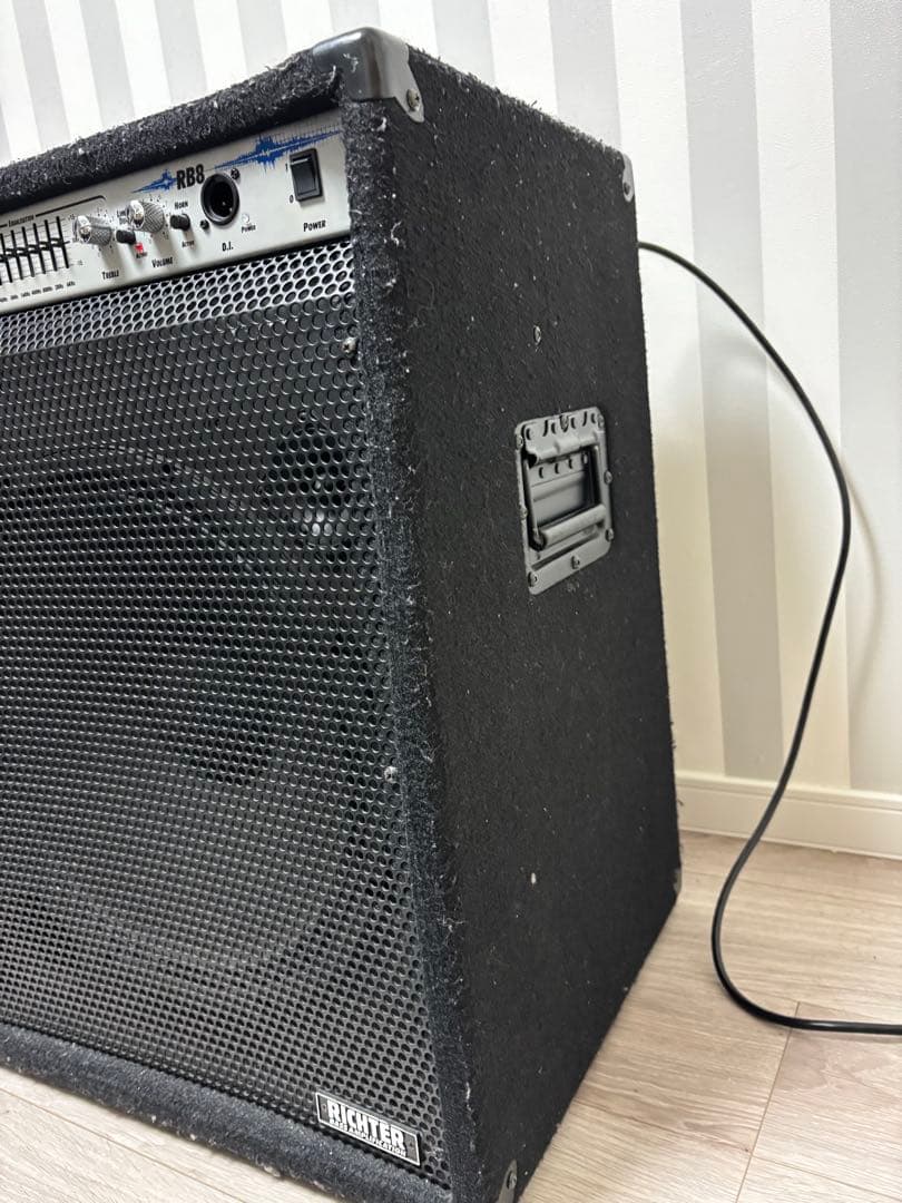 Laney アンプ　RB8 レイニー ベースアンプ