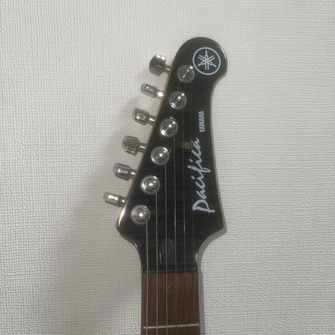 エレキギター 黒 3ピックアップ トレモロ
