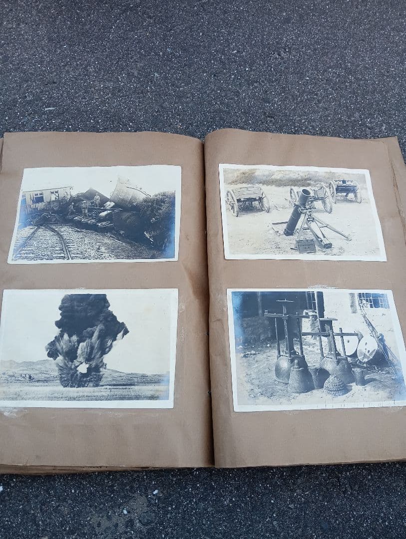 満州の古い写真８１枚、新聞の切抜２８枚が、貼り付け、建築　死体、自動車、戦闘機