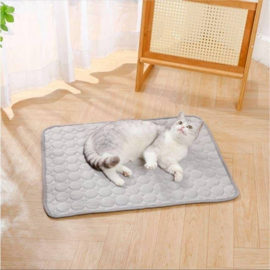 【新品】接触冷感マット　ひんやり　グレー　熱中症対策　ペット　犬猫兼用　洗える