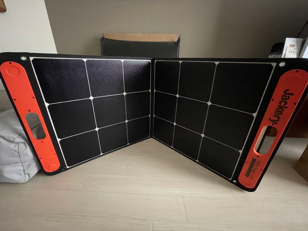 Jackery SolarSaga 100 折りたたみ式