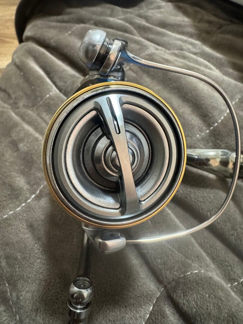 18STELLA 3000MHG スピニングリール　スプール付