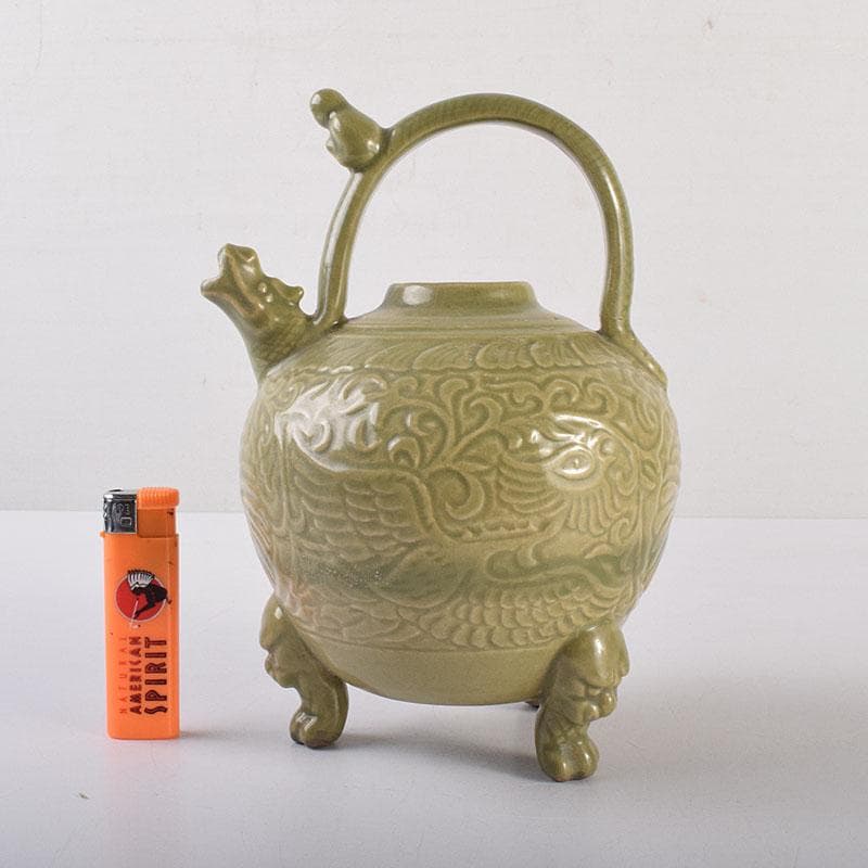 中国　龍泉窯　青磁　三つ足　神獣口水注瓶　C　7054