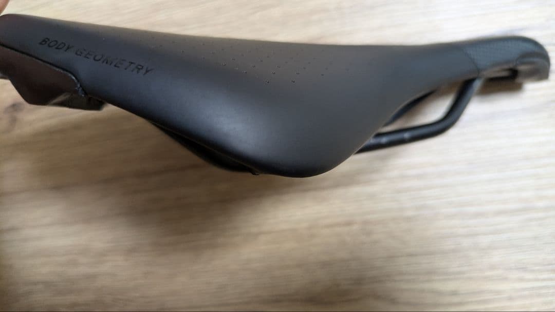 Specialized mimic サドル