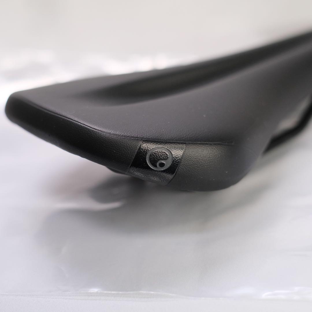 お尻の痛みにサヨウナラ！美品 ERGON(エルゴン)SM10 Enduroサドル
