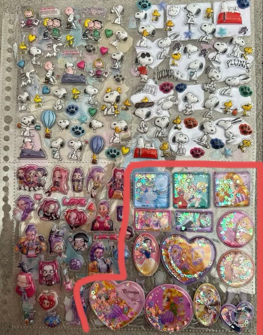 【完成品】シール帳　サンリオ　ラブブ　たまごっち　　その他もたくさんあります！