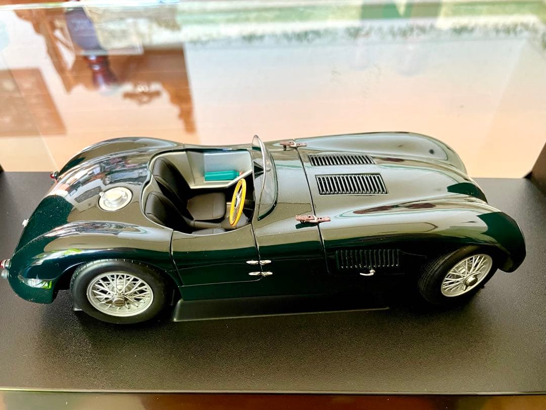 1/18 オートアート ジャガー Cタイプ ブリティッシュグリーン未展示