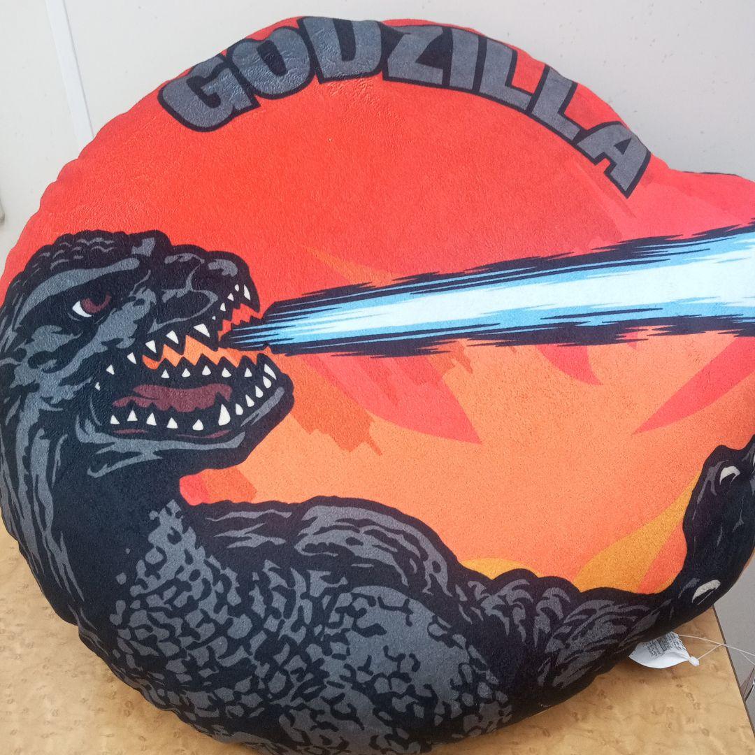 ゴジラ モスラ デザインの円形クッション