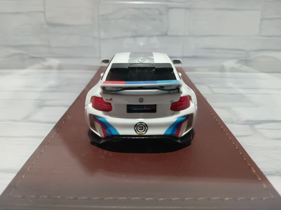 1/43  M235　2シリーズ　クーペ　ワイドボディ　ミニカー　ホワイト