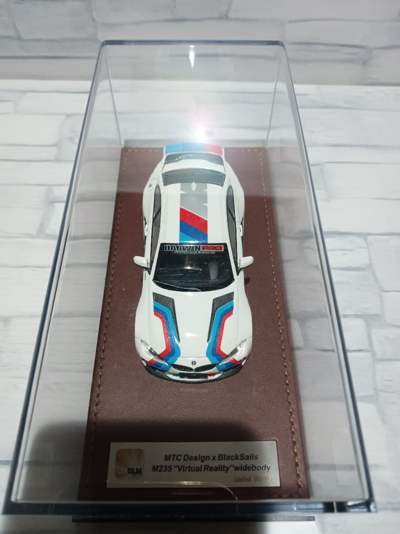 1/43  M235　2シリーズ　クーペ　ワイドボディ　ミニカー　ホワイト