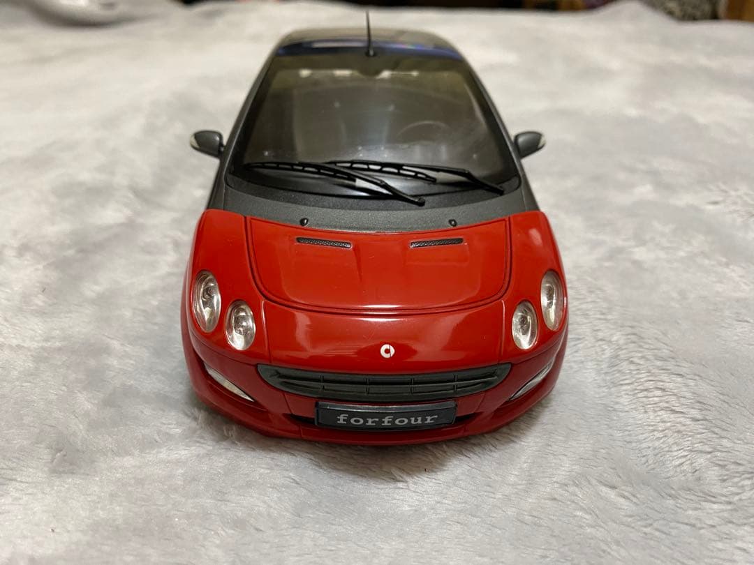 ミニカー KYOSHO smart forfour 1/18