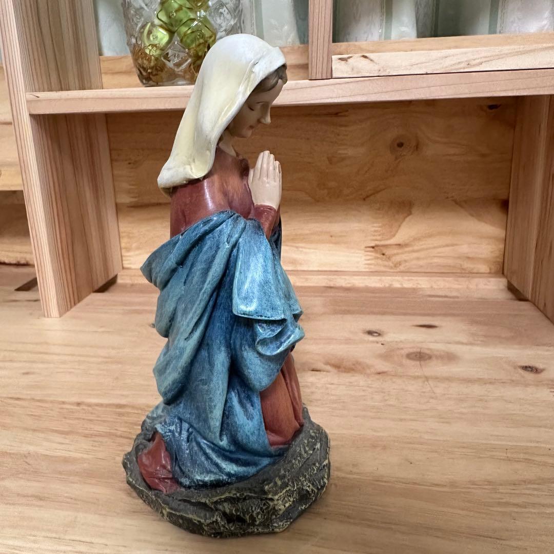 マリア 祈る姿