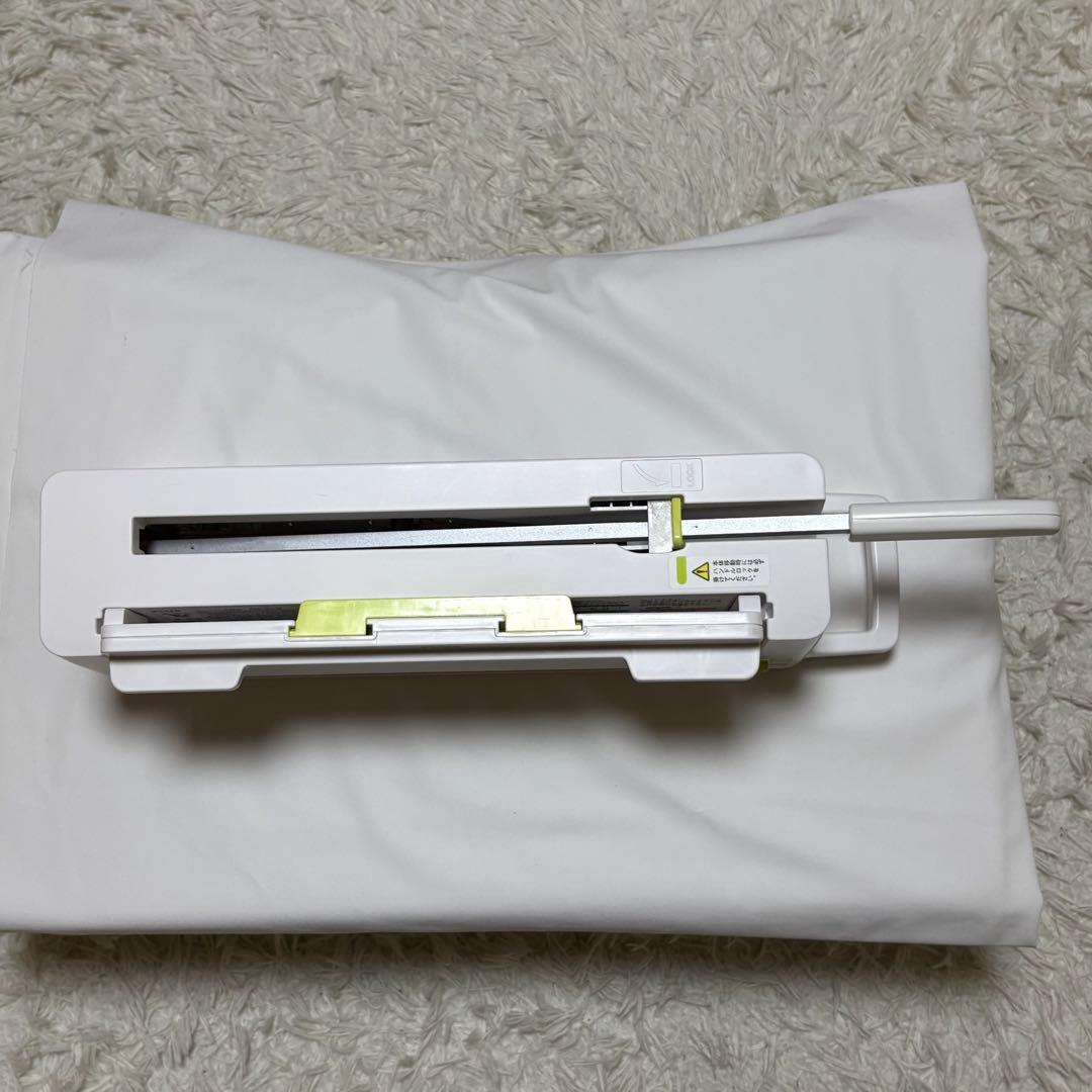 PLUS プラス コンパクト裁断機 PK-213 自動裁断機セット ホワイト