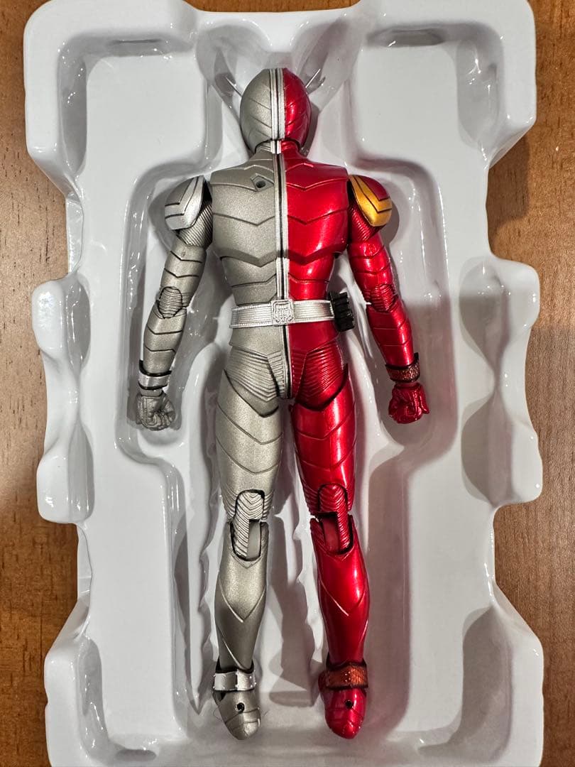 S.H.Figuarts真骨彫製法 仮面ライダーダブル ヒートメタル風都探偵版
