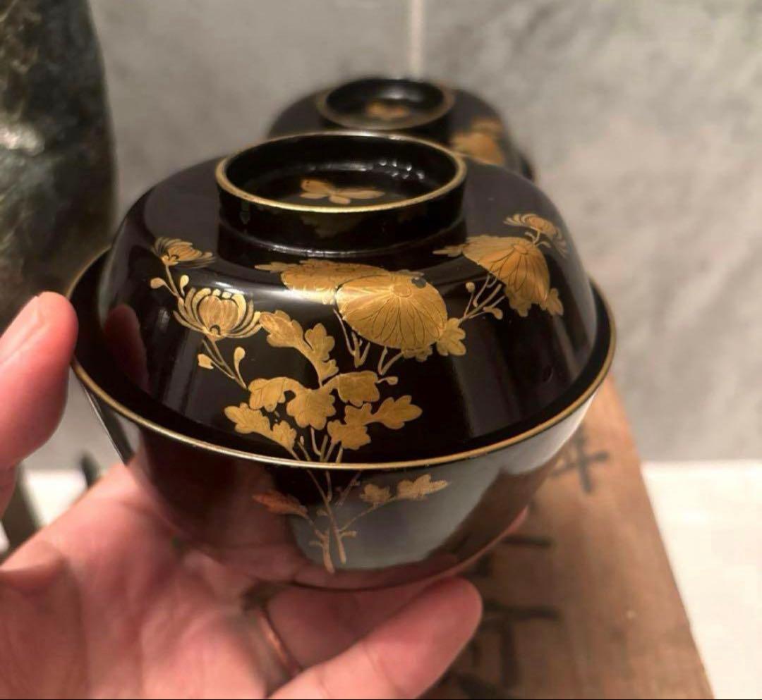 芸術的なお花、蝶々とふんだんに使われた金彩が美しい豪華絢爛な木製輪島漆塗お椀2客