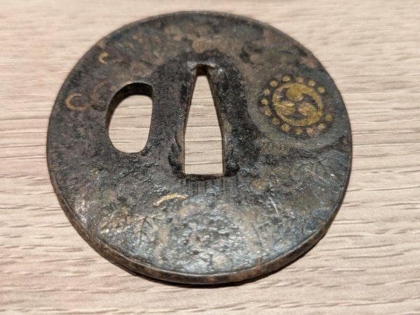 鉄鍔 三つ巴 家紋 金象嵌 金彩 刀装具 時代物 レトロ アンティーク