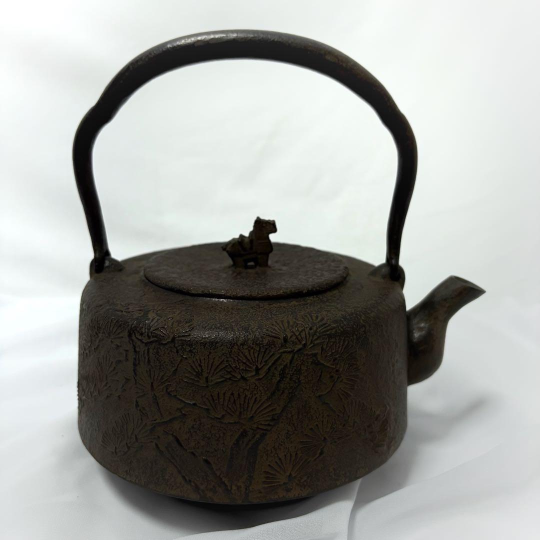 南部鉄器　鉄瓶　岩戸賢一郎作　鉄瓶　角万代松　1.2L 馬　伝統的工芸品　岩手県