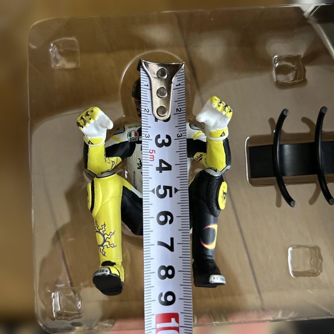 ミニチャンプス バレンティーノ・ロッシ 1/12スケール　フィギュア