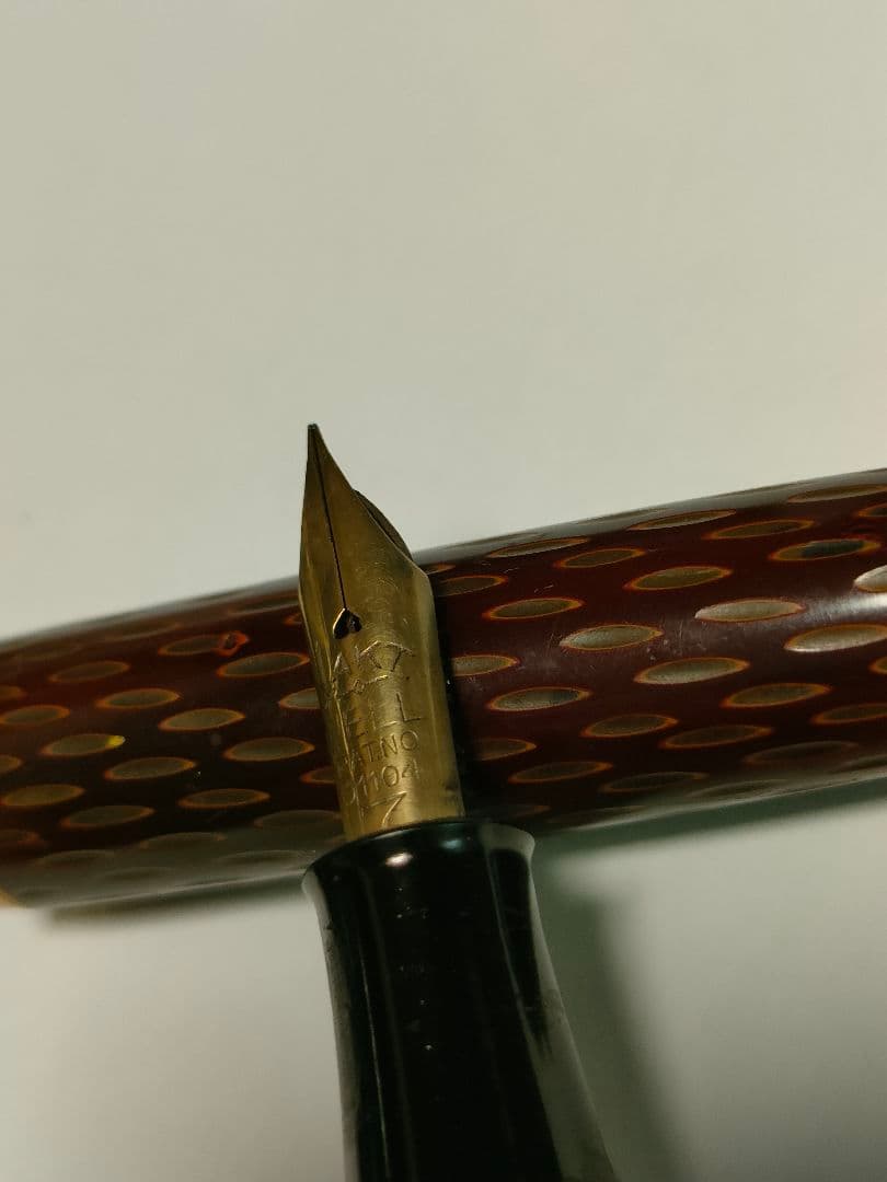 《*え様 四菱　万年筆　14KT 鎌倉彫　ペン先14金　R14K