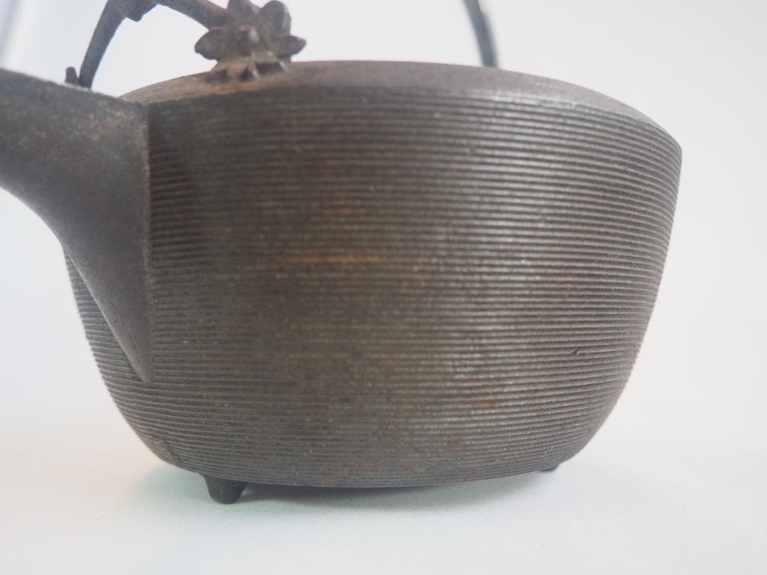 糸目鉄銚子（燗鍋）～古染付蓋添