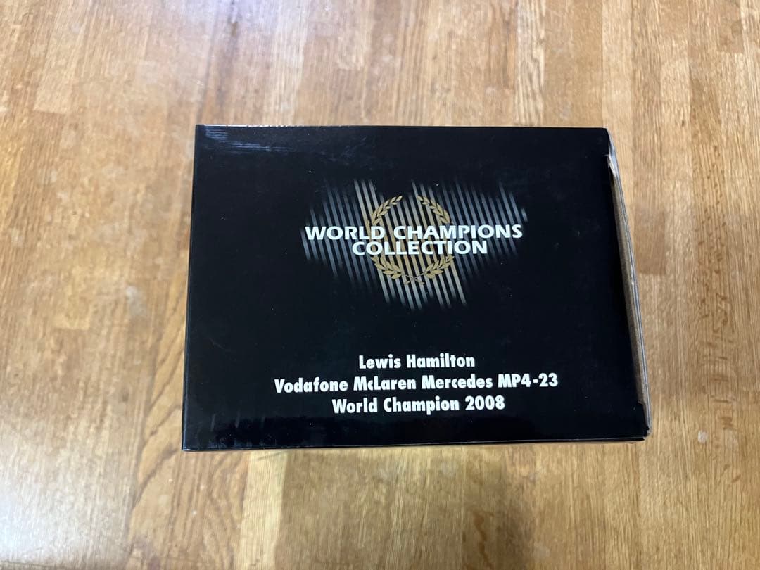未開封 1/18 Lewis Hamilton ワールドチャンピオン 2008