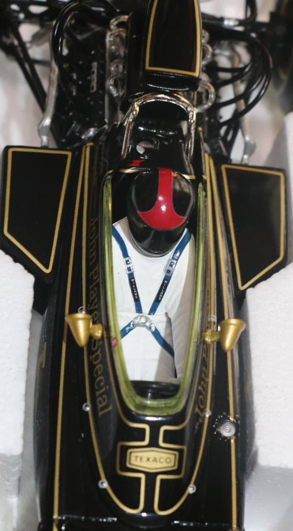 サンスター１／1８　ロータス・フォード７２Ｄ　ＪＰＳ　フィッテパルディ　中古品