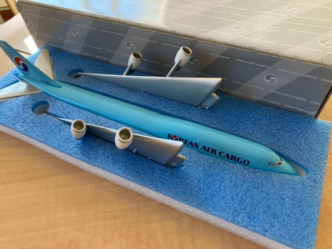 大韓航空　KOREAN AIRCARGO　B747-400ERF　貨物機模型　た