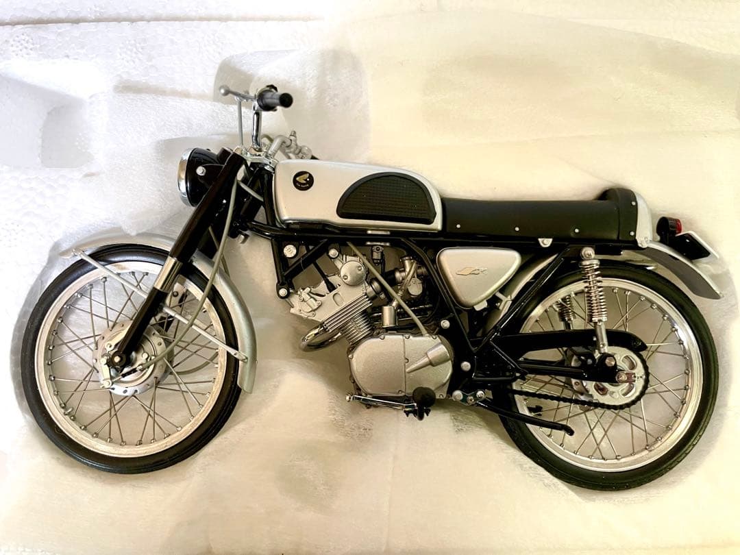 価格変更 1/10 エブロ ホンダCR110 street 1962絶版未展示品