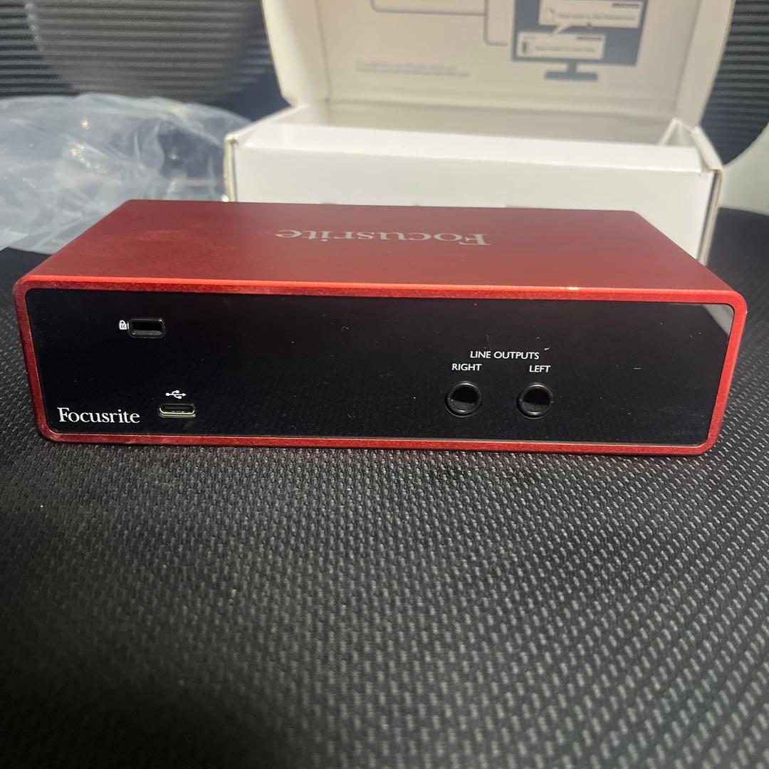 DJ機材 Focusrite Scarlett 2i2