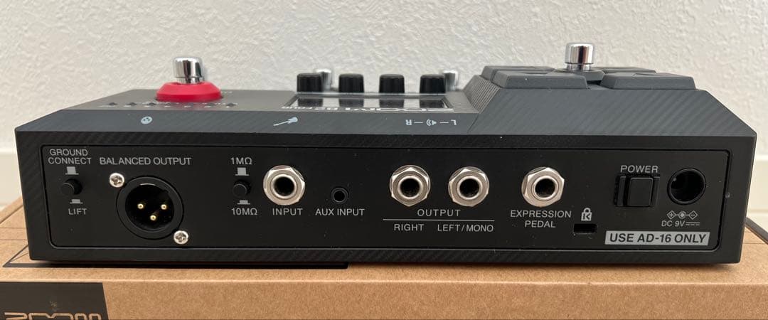 ZOOM B2 Four ベースマルチエフェクター
