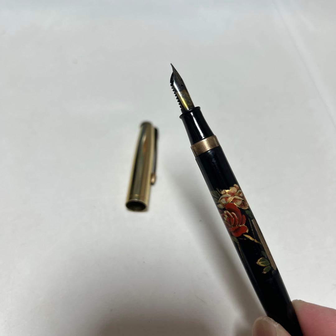 Mont Blanc万年筆　と　アンティーク万年筆