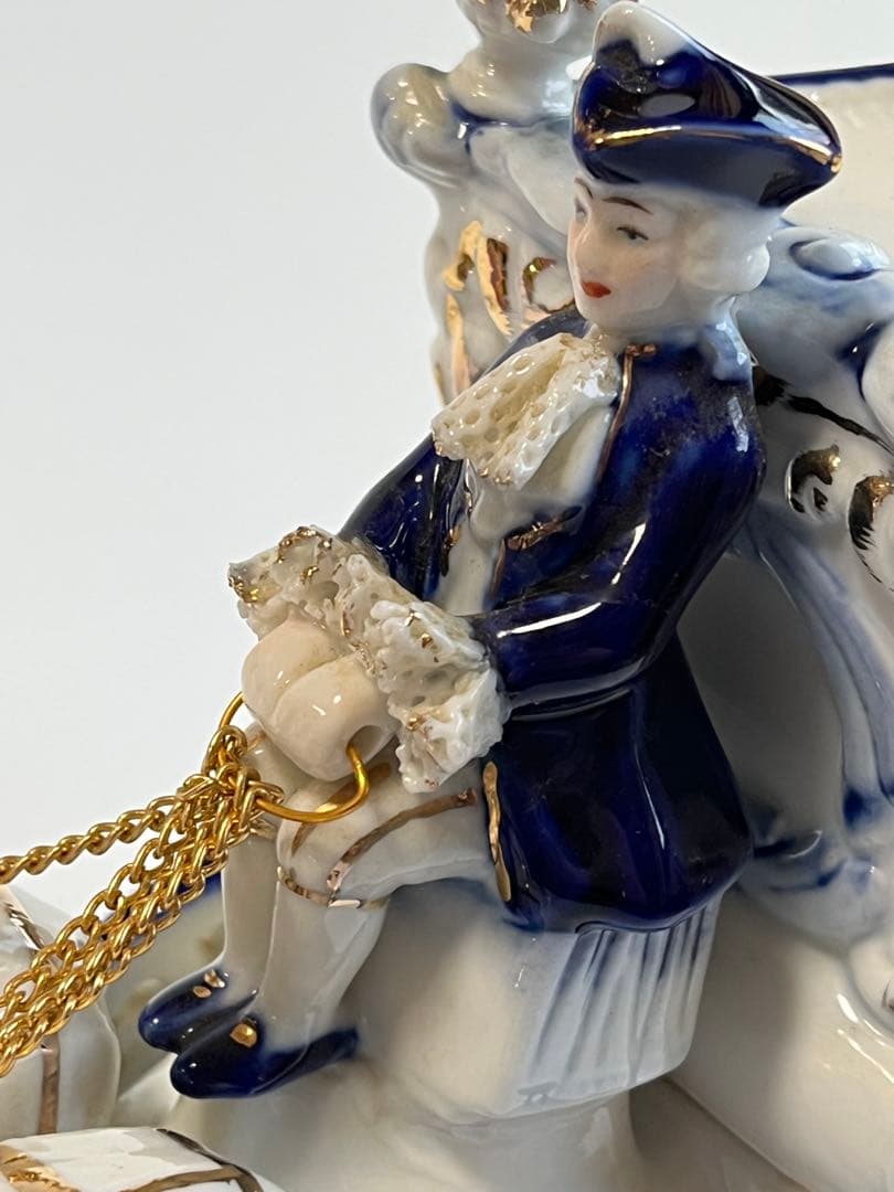 【磁器製アンティーク人形】 昭和から語りかけるセト・ノベルティ　「馬車」