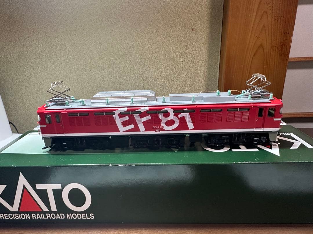 kato 1-322 16番　EF81 95号機　レインボー塗装　imon箱付き