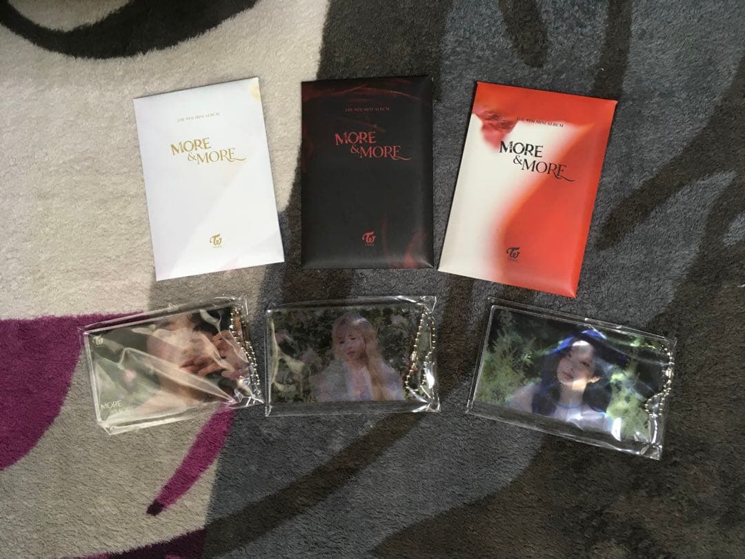 TWICE 限定特典付アルバム&未開封パズルピース
