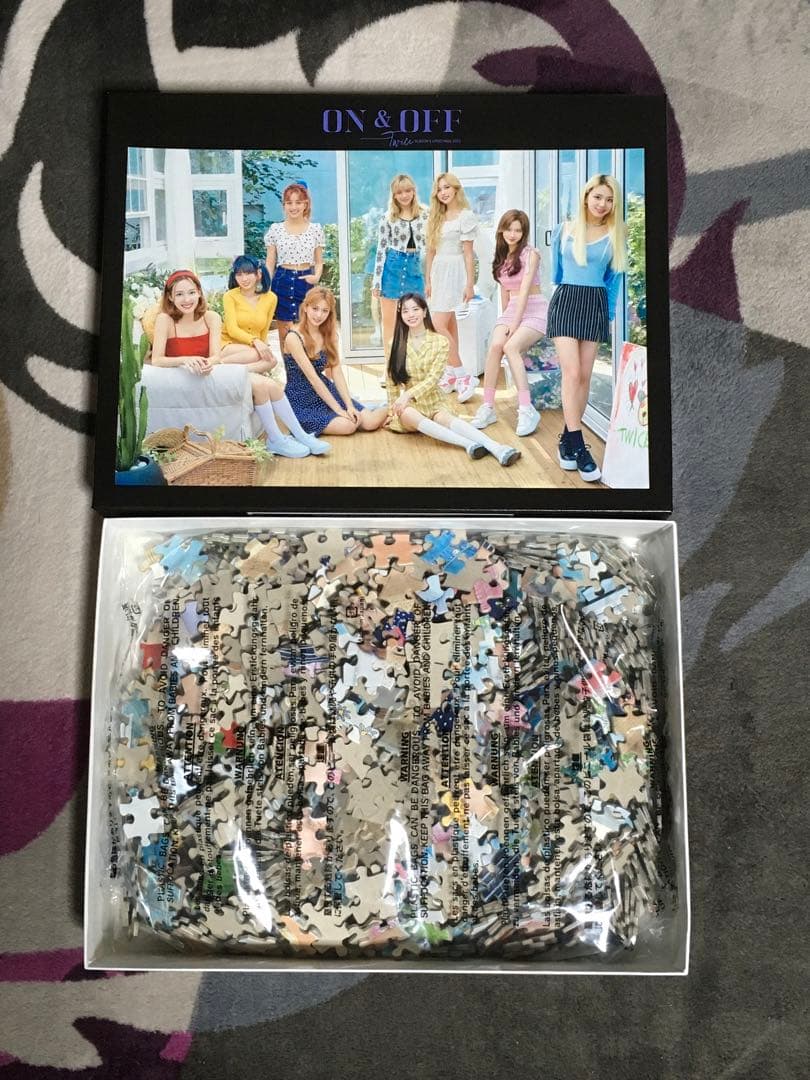 TWICE 限定特典付アルバム&未開封パズルピース