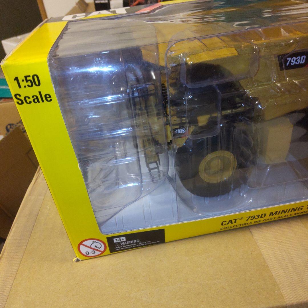 キャタピラー建機　CAT 793D Mining Truck 1/50