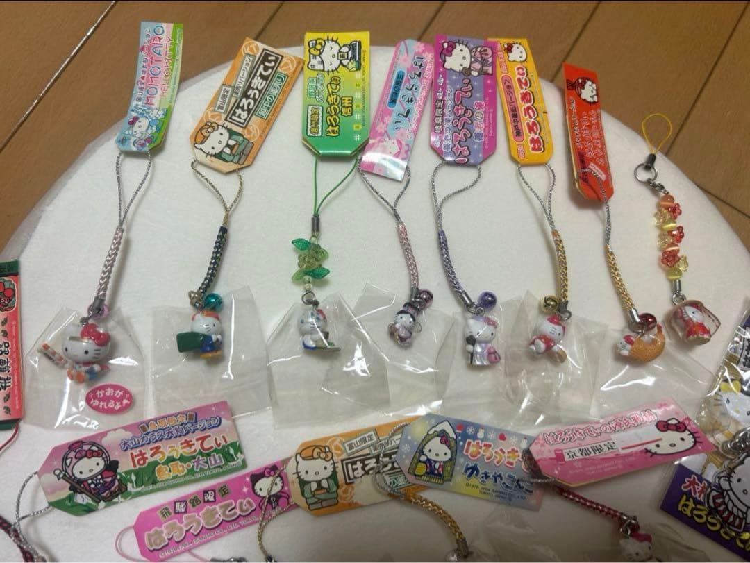 ハローキティ　キーホルダー　根付け　ストラップ　まとめ売り　限定　ご当地　当時物
