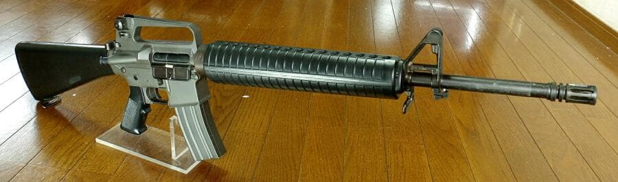 東京マルイ コルト M16A2 NiMHバッテリー＆充電器付き