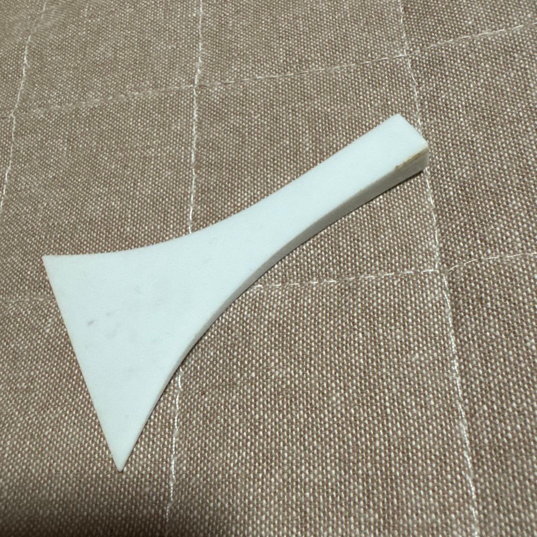 木製琴 13弦 赤い装飾付き